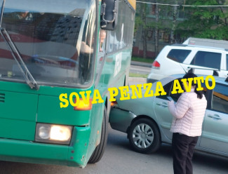 На проспекте Строителей в Пензе случилось ДТП с автобусом