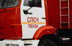 На проспекте Победы в Пензе подожгли легковой автомобиль