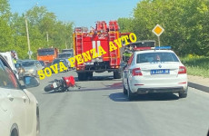 На улице Аустрина в Пензе разбился мотоциклист. ВИДЕО