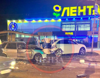 Страшное ДТП на проспекте Строителей в Пензе: три машины разбились вдребезги