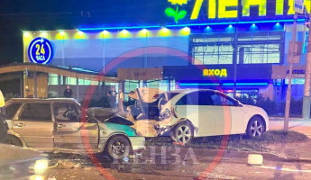 Страшное ДТП на проспекте Строителей в Пензе: три машины разбились вдребезги