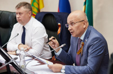 Праздник! Депутат гордумы Юрий Зиновьев отмечает день рождения