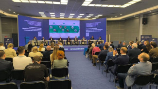 Пензенские станкостроители обсудили развитие российской промышленности на московской выставке «Металлообработка-2025»