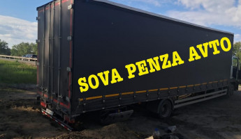 Под Пензой вылетела с трассы огромная фура