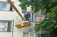 Пензенские спасатели помогли полицейским попасть в квартиру на улице Ворошилова