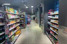 В Пензе молодая девушка обчистила продуктовый магазин