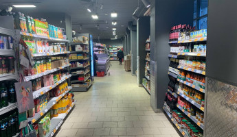 В Пензе молодая девушка обчистила продуктовый магазин