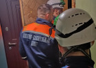 Пензенские спасатели помогли полицейским попасть в квартиру на улице Кижеватова
