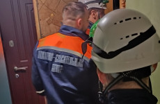 Пензенские спасатели помогли полицейским попасть в квартиру на улице Кижеватова