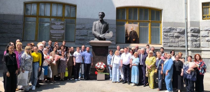 В Пензе открыли памятник Константину Савицкому В Пензе открыли памятник Константину Савицкому