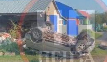 Жесткое ДТП в Пензенской области: внедорожник разрушил гараж и перевернулся