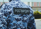 В Пензе задержали неадеквата, устроившего дебош в подъезде многоэтажки