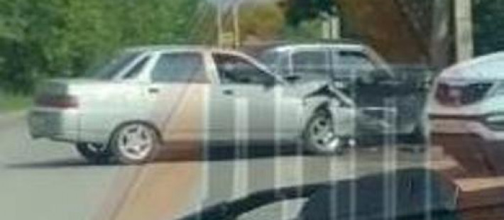 Жесткое ДТП на Барковке в Пензе: две машины разбились вдребезги Жесткое ДТП на Барковке в Пензе: две машины разбились вдребезги