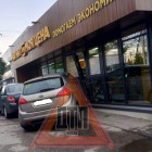 В Пензе автоледи протаранила продуктовый магазин