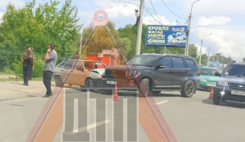 В Пензе из-за серьезной аварии парализовало улицу Чаадаева
