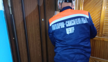 Пензенские спасатели помогли врачам попасть в квартиру на проспекте Строителей