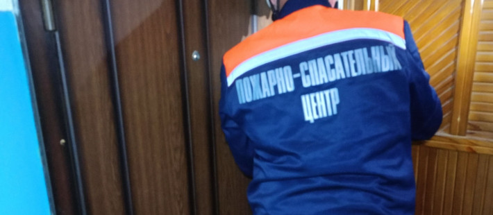 Пензенские спасатели помогли врачам попасть в квартиру на проспекте Строителей Пензенские спасатели помогли врачам попасть в квартиру на проспекте Строителей