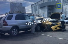 Серьезное ДТП на улице Максима Горького в Пензе: разбились две машины