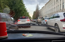 Пробка в обе стороны: в Пензе парализовало улицу Каракозова