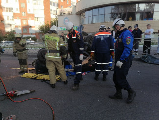Обнародованы фото с места жуткой аварии на улице Калинина в Пензе