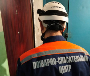 Пензенские спасатели помогли врачам попасть в квартиру к пациентке