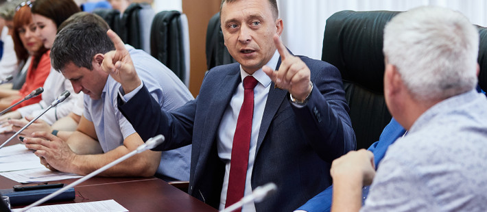 Депутат пензенской гордумы Жданников устроился подработать на рынок Депутат пензенской гордумы Жданников устроился подработать на рынок