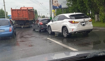 На улице Карпинского в Пензе осложнено движение из-за ДТП