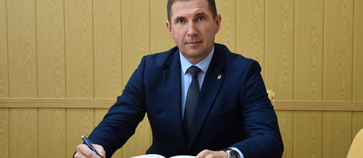 Олег Денисов поздравил юных пензенцев с праздником Олег Денисов поздравил юных пензенцев с праздником