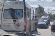 К месту ДТП на проспекте Строителей в Пензе подъехали две машины скорой помощи