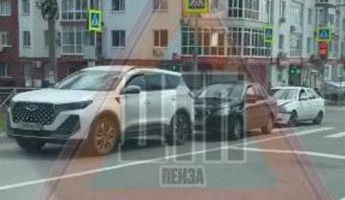 На улице Куйбышева в Пензе случилось тройное ДТП