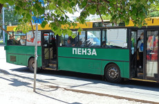 В Пензе машина подрезала автобус, пострадали четыре человека