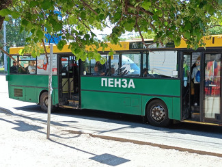 В Пензе машина подрезала автобус, пострадали четыре человека