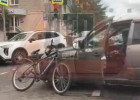 В центре Пензы сбили несовершеннолетнего велосипедиста, на месте работали врачи
