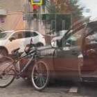 В центре Пензы сбили несовершеннолетнего велосипедиста, на месте работали врачи