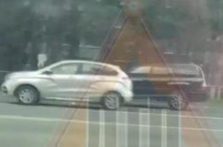 Авария на проспекте Победы в Пензе: внедорожник врезался в легковушку