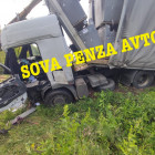 Жесткое ДТП в Пензенской области: фура проложила новую дорогу в лесу