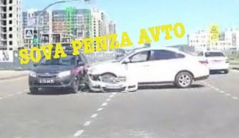 Под Пензой легковушка врезалась в машину Росгвардии