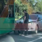 На улице Окружной в Пензе легковушка врезалась в троллейбус