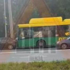 В Пензе автобус врезался в легковой автомобиль
