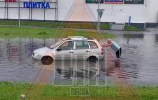 Мощный ливень затопил улицы Пензы