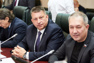 Желаем успехов! День рождения отмечает депутат Андрей Сучков
