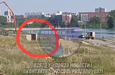 Очевидцы сообщают о мертвом мужчине, лежащем на улице Бутузова в Пензе