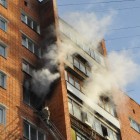 В Заречном горящую квартиру тушили 20 пожарных