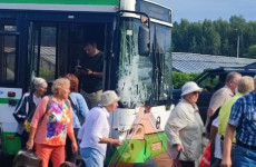 В Заречном Пензенской области в жесткую аварию попал пассажирский автобус