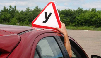 В Кузнецке попала в ДТП учебная машина с несовершеннолетней девочкой за рулем