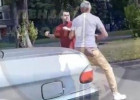 На проспекте Строителей в Пензе двое водителей устроили эпичный бой