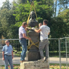 В Пензе бюст Михаила Лермонтова увезли из одноименного сквера