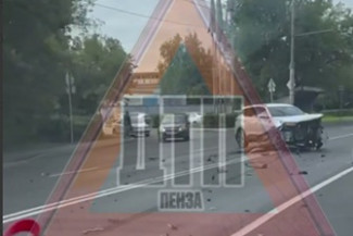 Вокруг разбросаны обломки: около Пензы-3 столкнулись две иномарки
