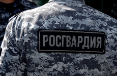В Пензе полуголый мужчина устроил дебош в пивном магазине