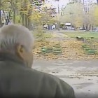 Пензенский пенсионер испугался международной слежки и залепил жвачкой видеокамеру у подъезда